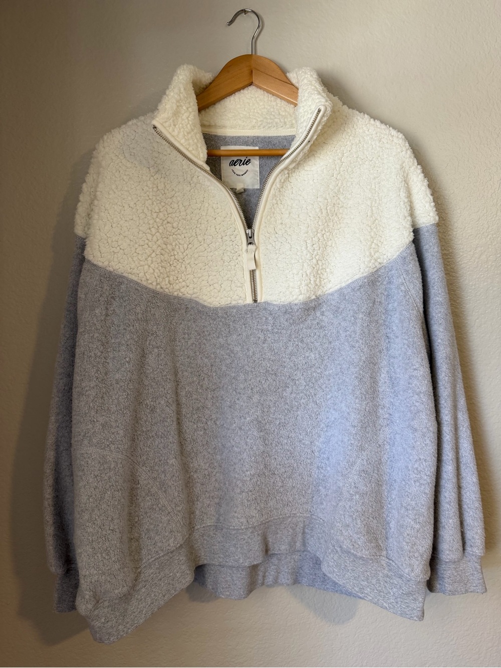 Aerie Hometown Holiday Quarter Zip Sherpa Fleece Sweatshirt Gray White Large - Picture 2 of 9